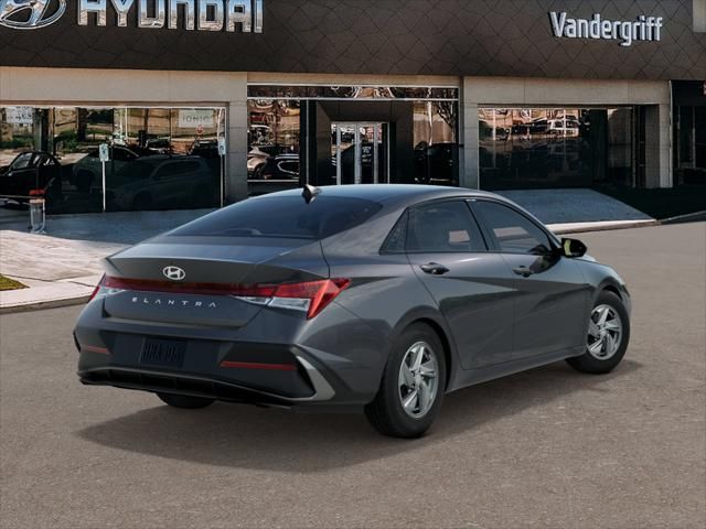 2025 Hyundai Elantra SE