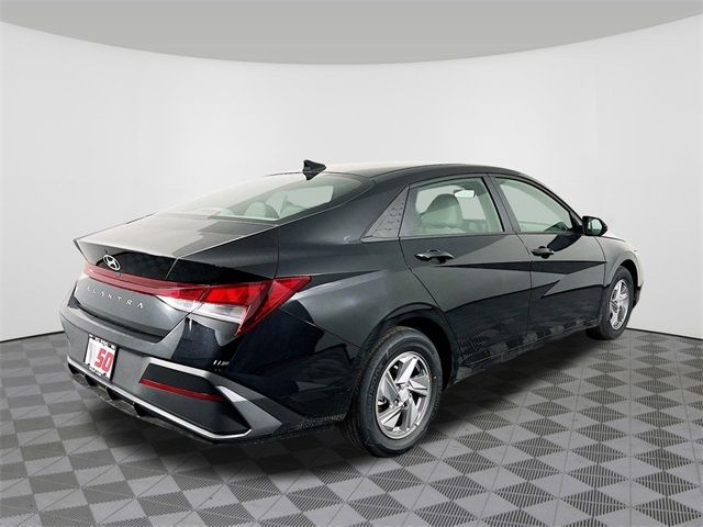 2025 Hyundai Elantra SE