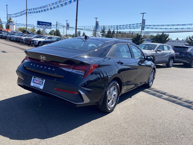 2025 Hyundai Elantra SE