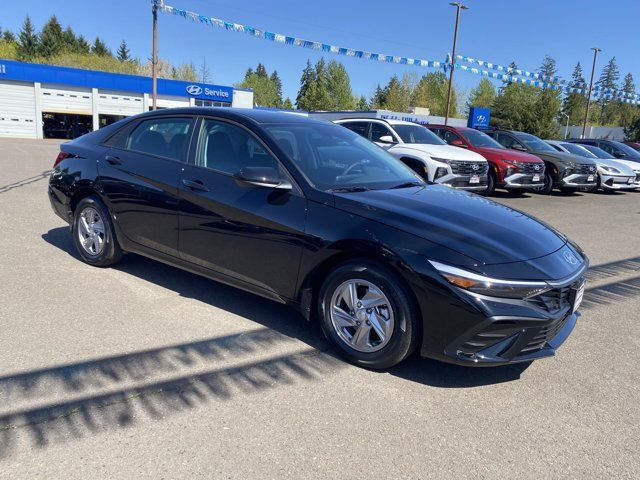 2025 Hyundai Elantra SE