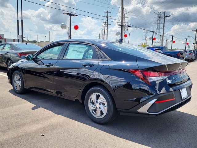 2025 Hyundai Elantra SE
