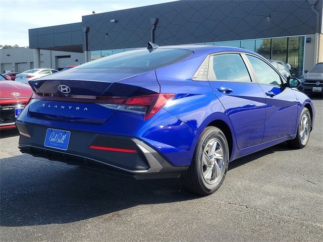 2025 Hyundai Elantra SE