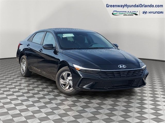 2025 Hyundai Elantra SE