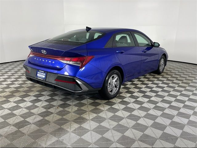 2025 Hyundai Elantra SE