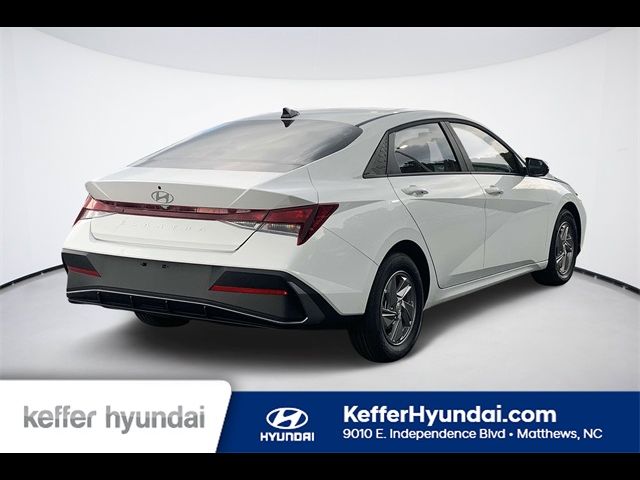 2025 Hyundai Elantra SE