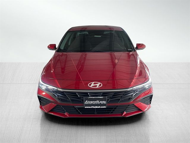 2025 Hyundai Elantra SE