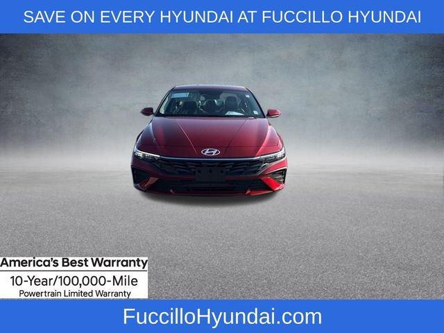 2025 Hyundai Elantra SE