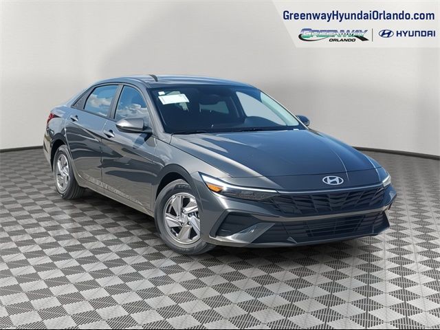 2025 Hyundai Elantra SE