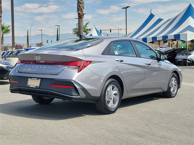 2025 Hyundai Elantra SE