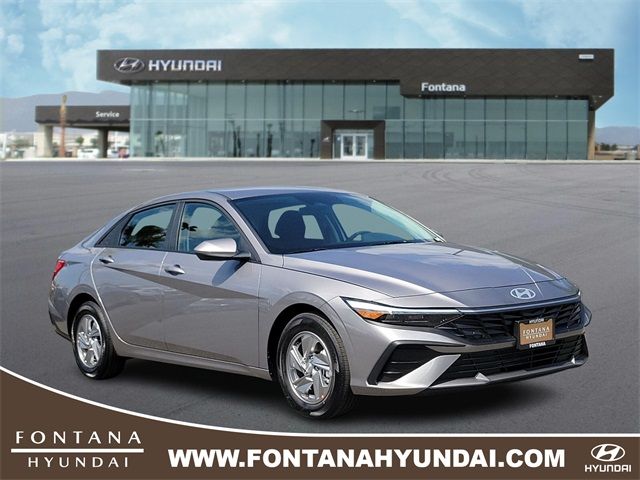 2025 Hyundai Elantra SE