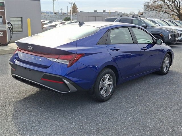 2025 Hyundai Elantra SE