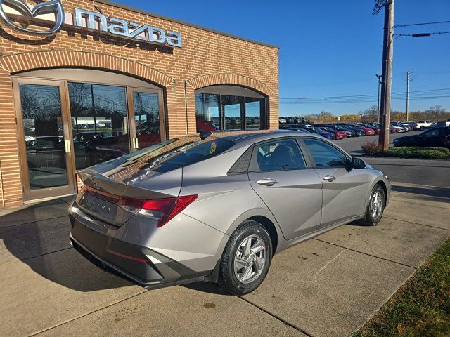 2025 Hyundai Elantra SE