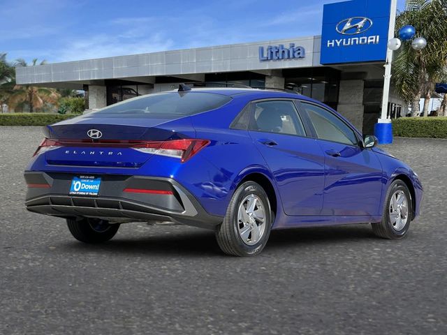 2025 Hyundai Elantra SE