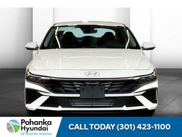 2025 Hyundai Elantra SE