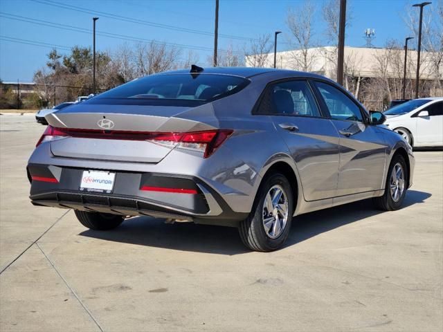 2025 Hyundai Elantra SE