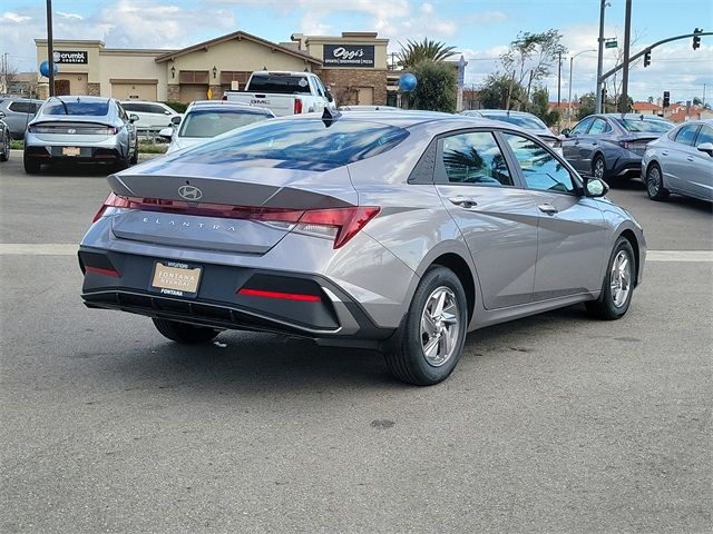 2025 Hyundai Elantra SE