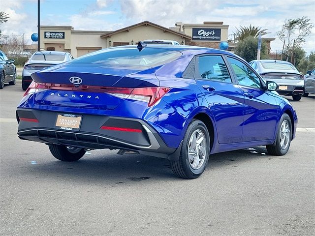 2025 Hyundai Elantra SE