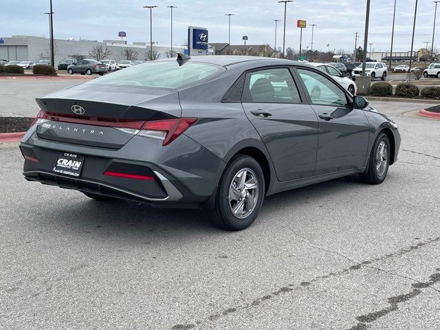 2025 Hyundai Elantra SE