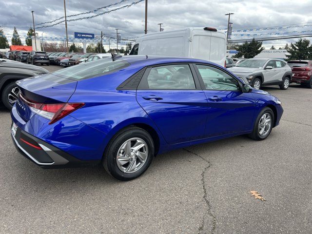 2025 Hyundai Elantra SE