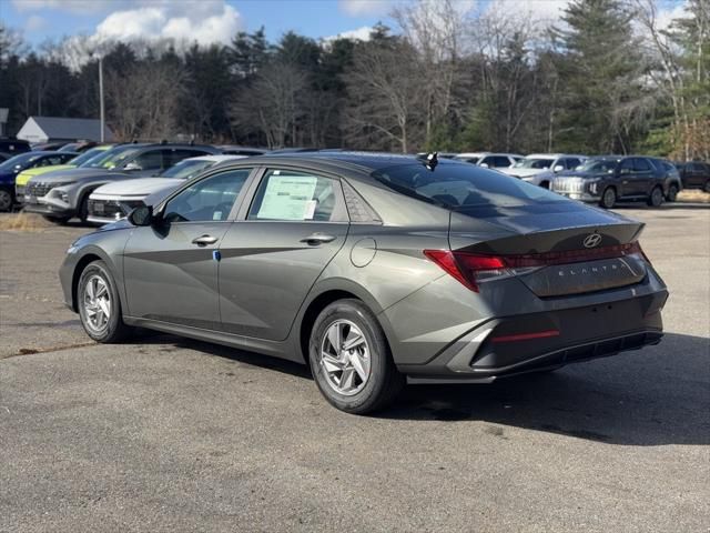 2025 Hyundai Elantra SE