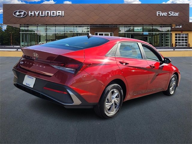 2025 Hyundai Elantra SE