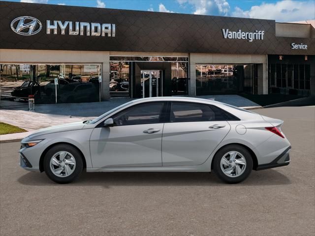 2025 Hyundai Elantra SE