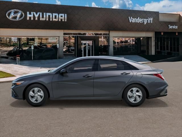 2025 Hyundai Elantra SE