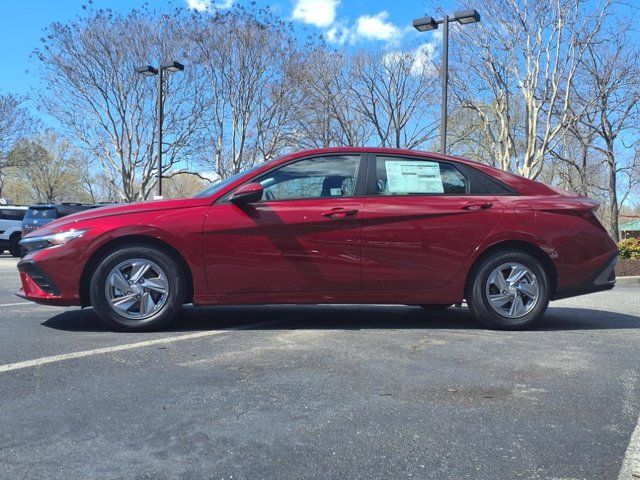 2025 Hyundai Elantra SE