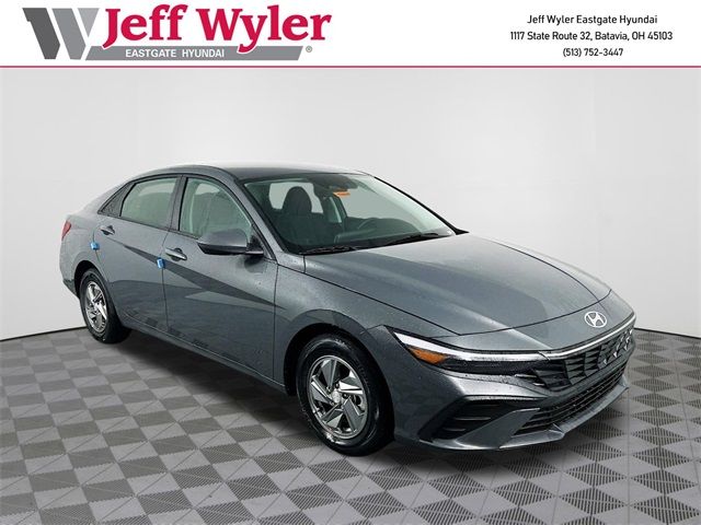 2025 Hyundai Elantra SE