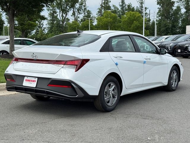 2025 Hyundai Elantra SE