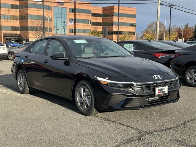 2025 Hyundai Elantra SE