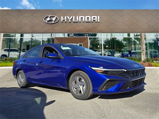 2025 Hyundai Elantra SE