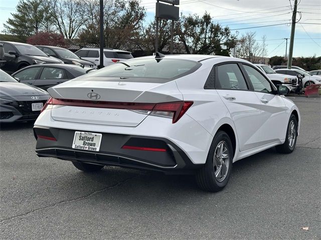 2025 Hyundai Elantra SE