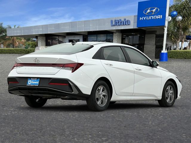 2025 Hyundai Elantra SE