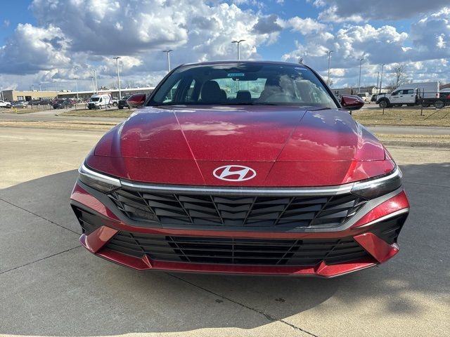 2025 Hyundai Elantra SE