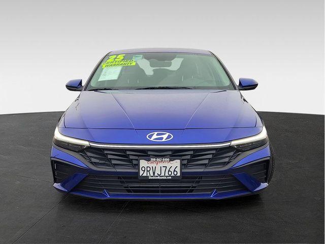2025 Hyundai Elantra SE