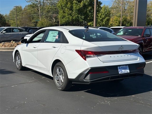 2025 Hyundai Elantra SE