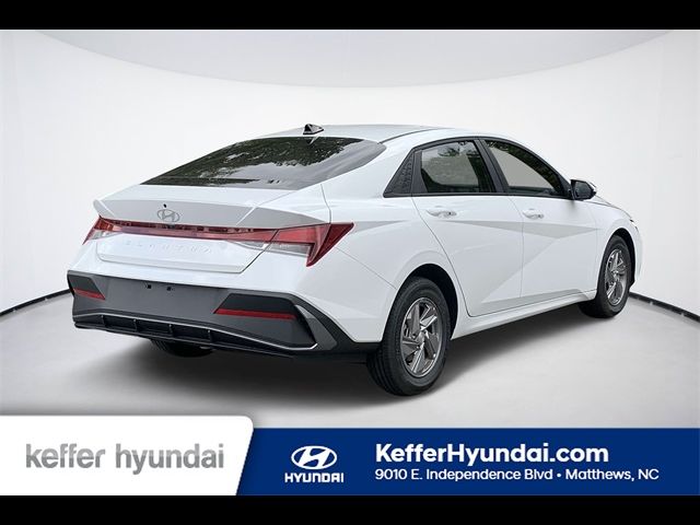 2025 Hyundai Elantra SE