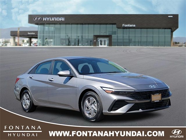 2025 Hyundai Elantra SE