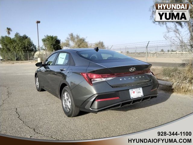 2025 Hyundai Elantra SE