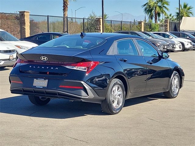 2025 Hyundai Elantra SE