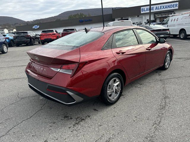 2025 Hyundai Elantra SE