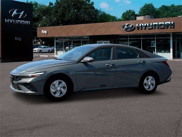 2025 Hyundai Elantra SE