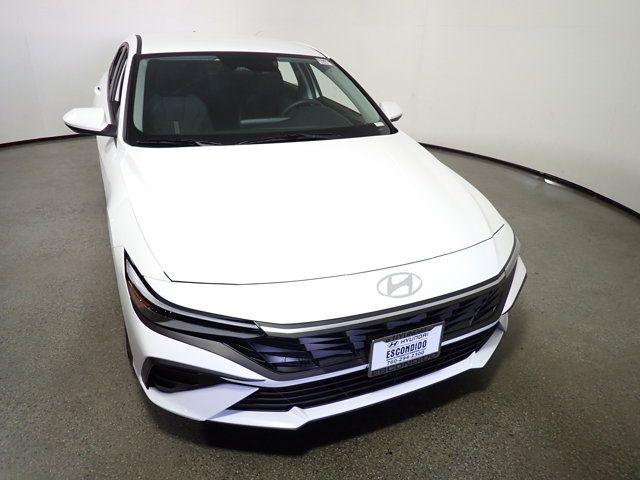 2025 Hyundai Elantra SE