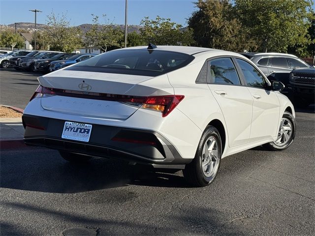 2025 Hyundai Elantra SE