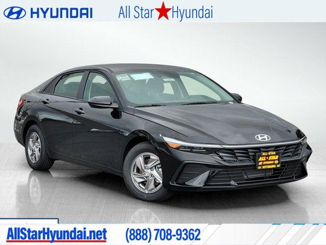 2025 Hyundai Elantra SE