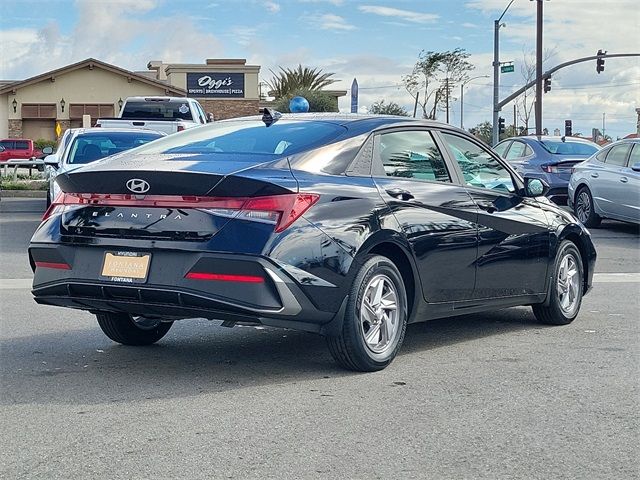 2025 Hyundai Elantra SE