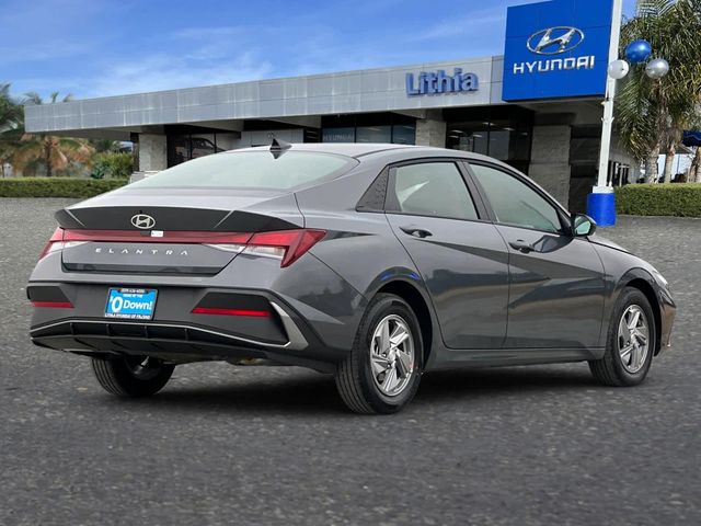 2025 Hyundai Elantra SE