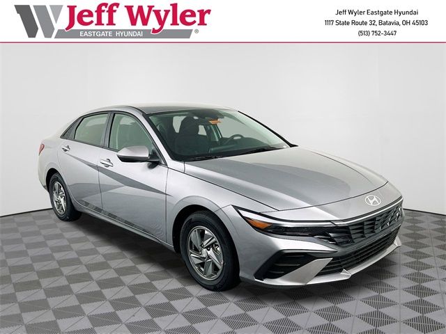2025 Hyundai Elantra SE