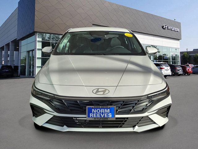 2025 Hyundai Elantra SE